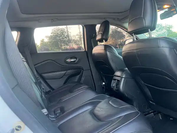 Jeep Cherokee 2016