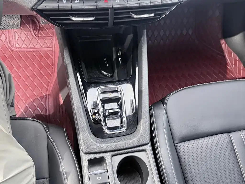 Skoda Octavia 2024 — фото 13
