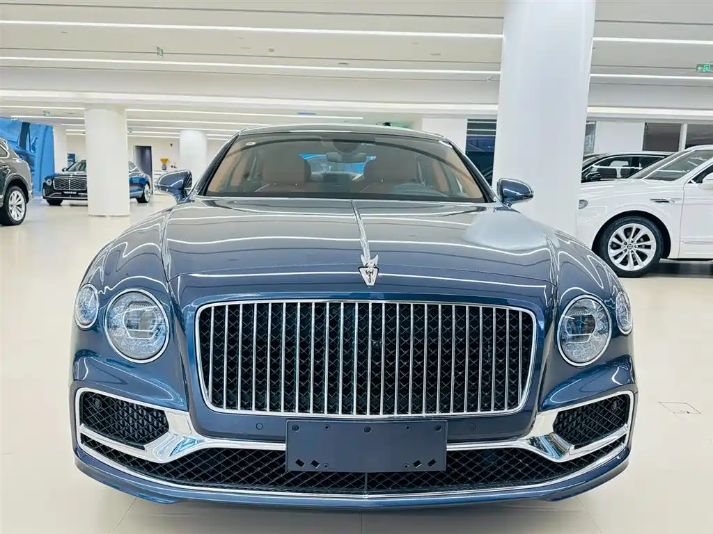 Bentley Flying Spur 2025 — фото 5