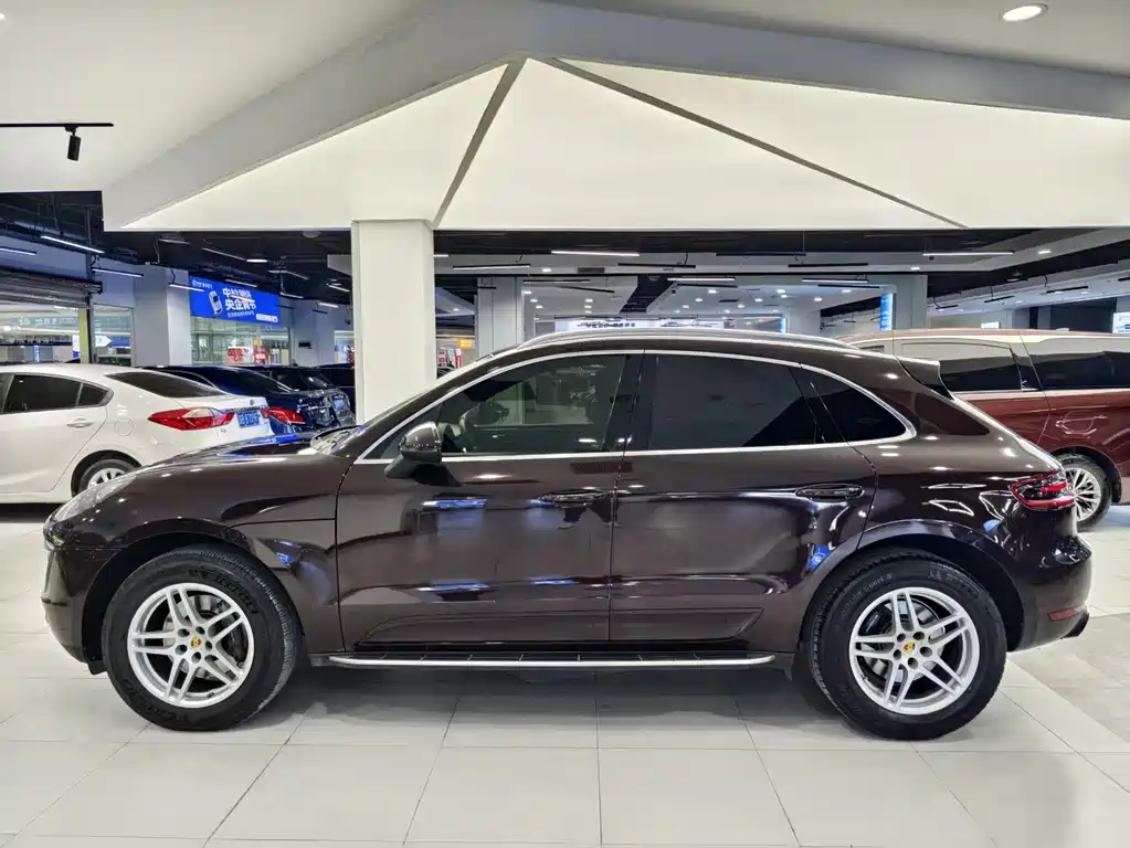 Porsche Macan 2018 — фото 18