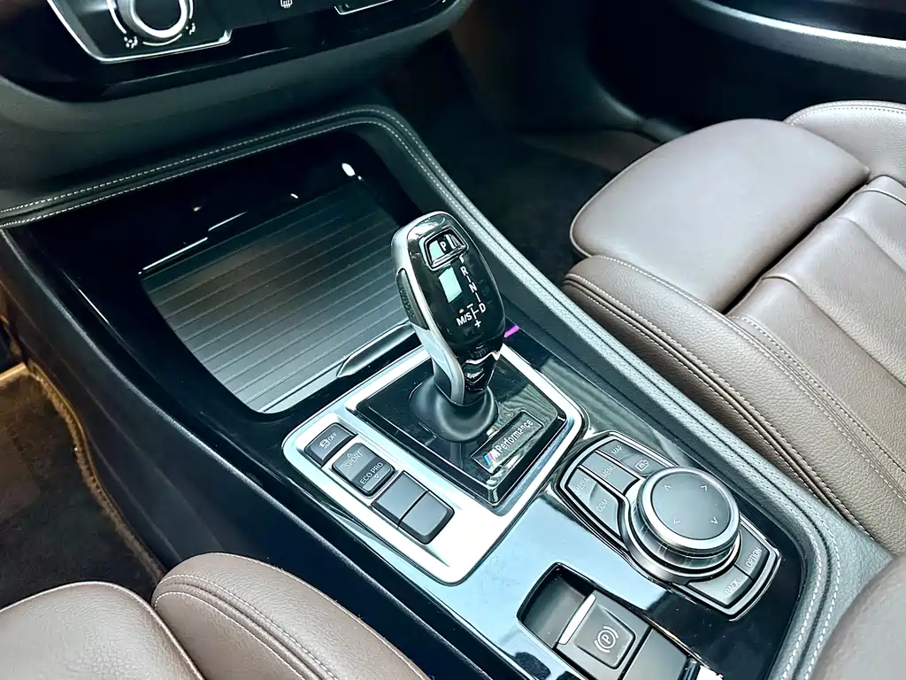 BMW 1 Series 2022 — фото 18