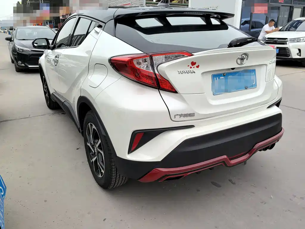 Toyota C-HR 2020 — фото 4
