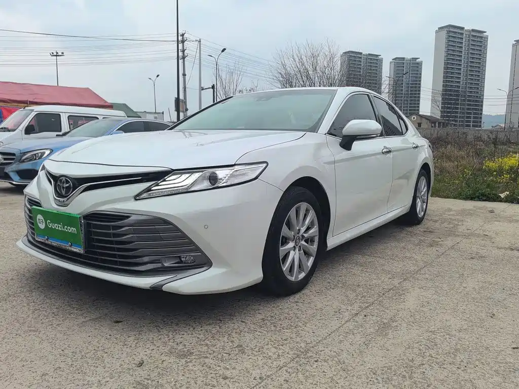 Toyota Camry 2020 — фото 2