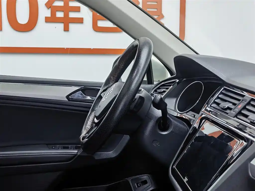 Volkswagen Tiguan L 2019 — фото 22
