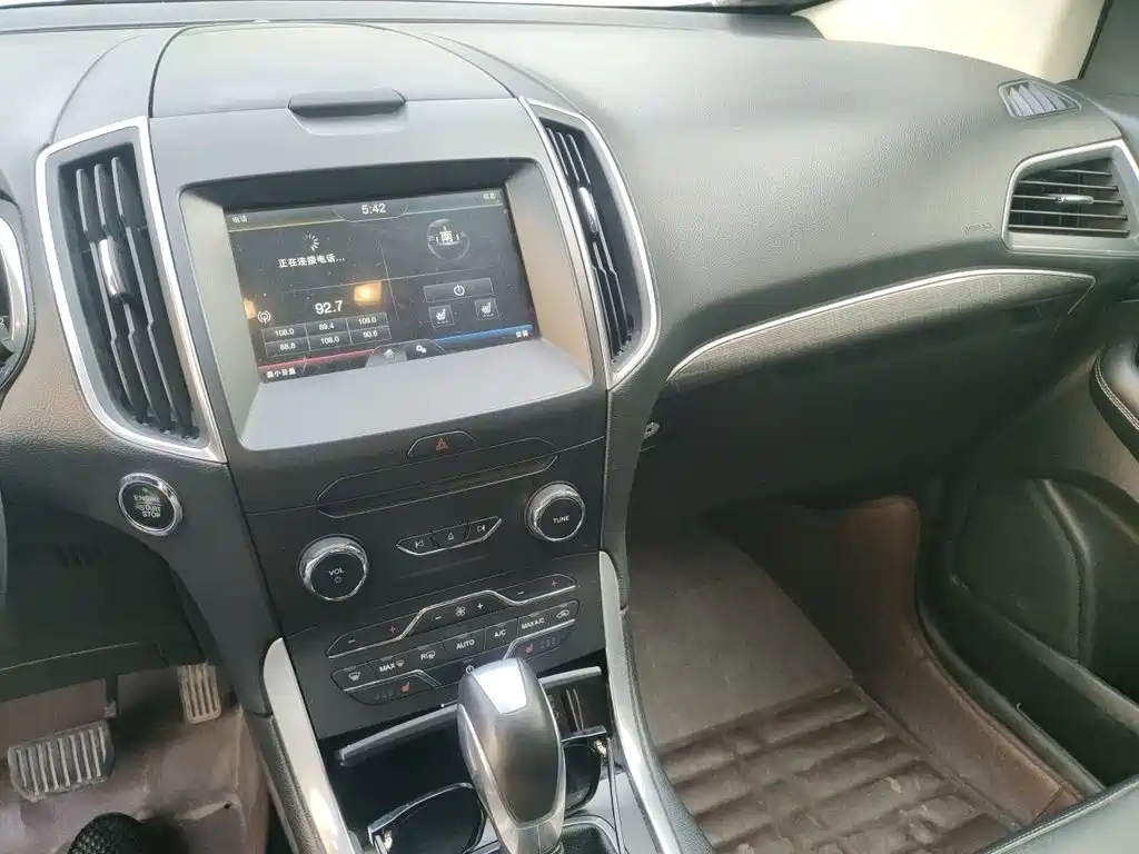 Ford Edge 2015 — фото 10