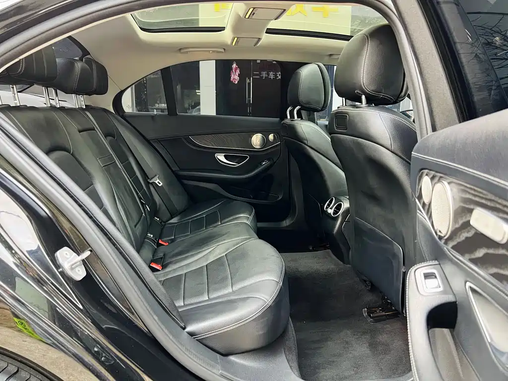 Mercedes-Benz C-Class 2018 — фото 19