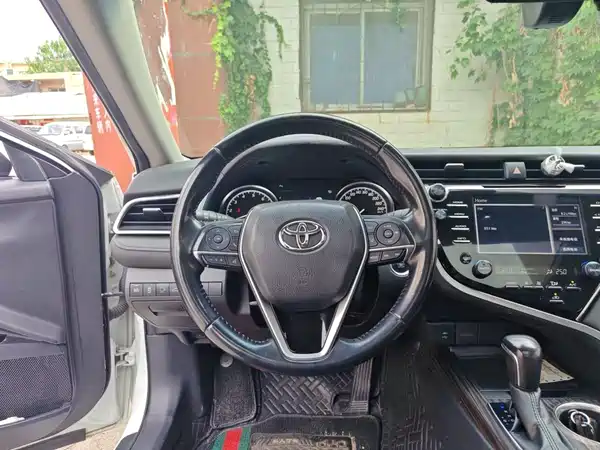 Toyota Camry 2019