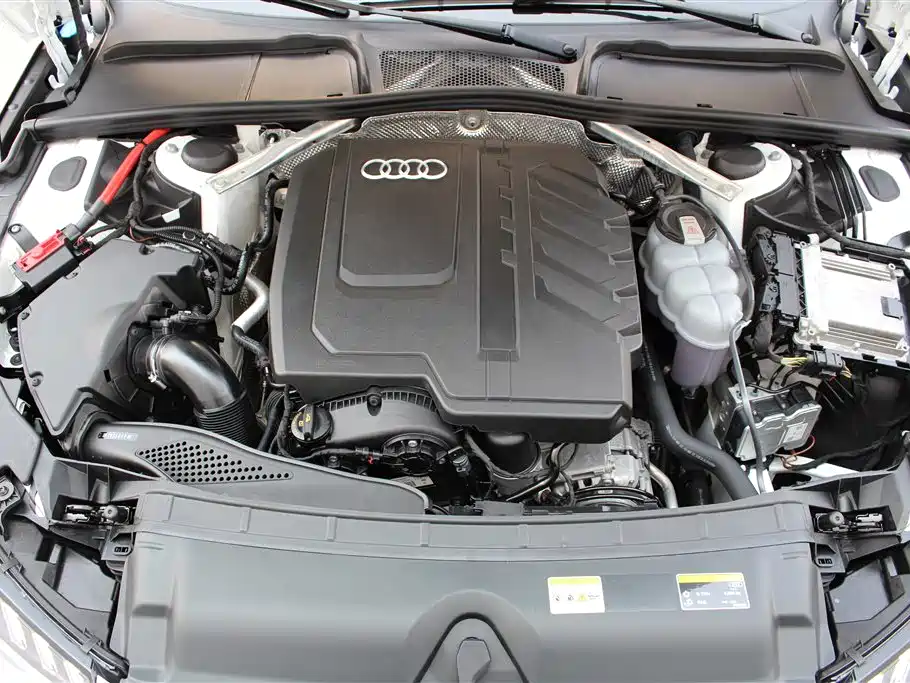 Audi A4L 2023 — фото 10