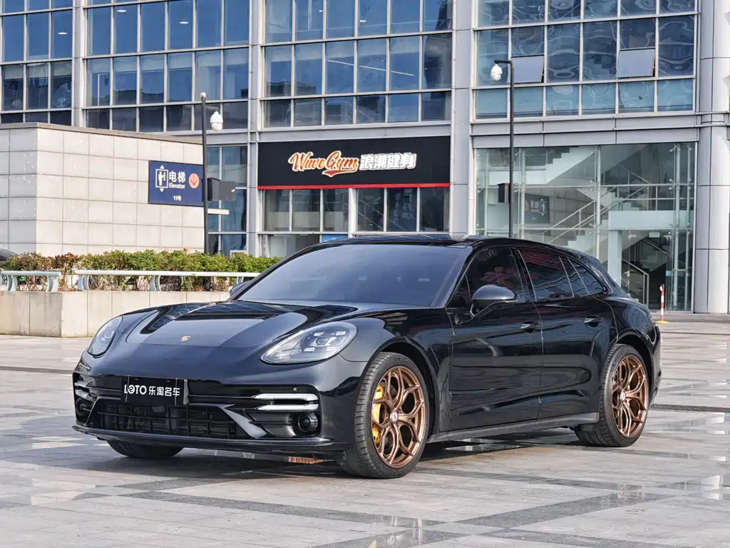 Porsche Panamera 2018 — фото 1