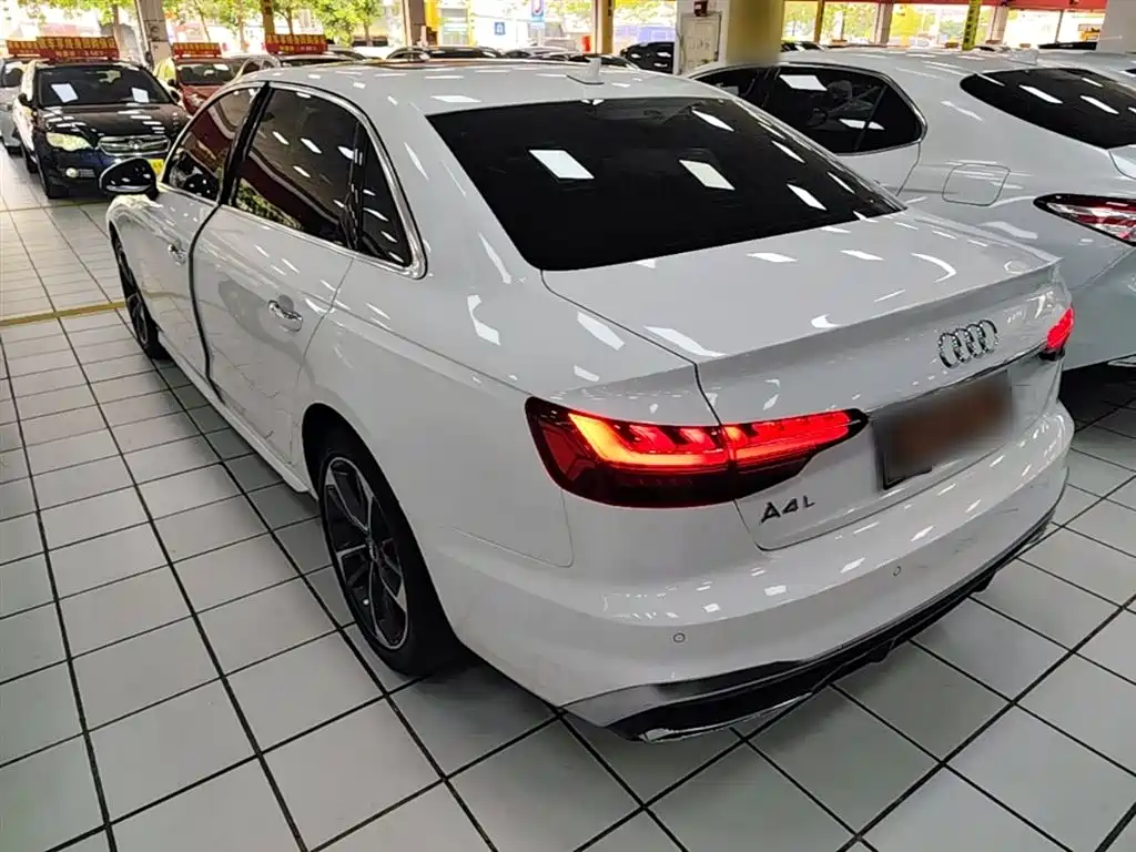 Audi A4L 2020 — фото 5