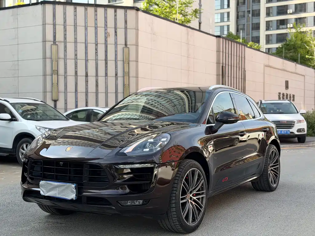 Porsche Macan 2017 — фото 1