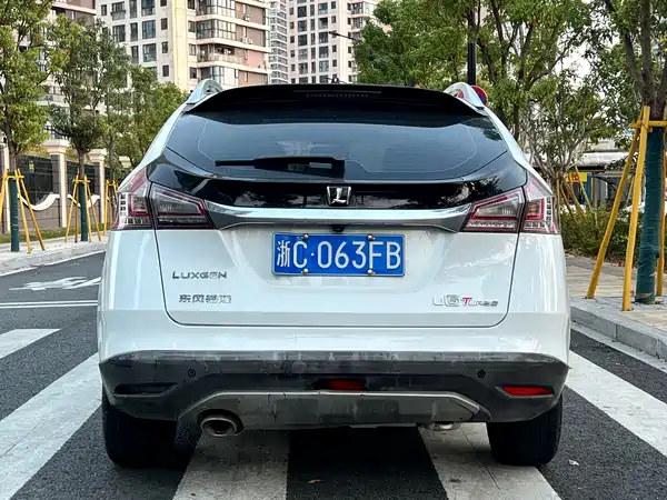 Luxgen You6 SUV 2015