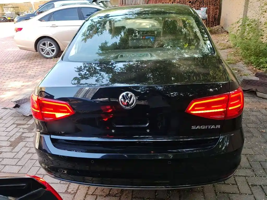 Volkswagen Sagitar 2018
