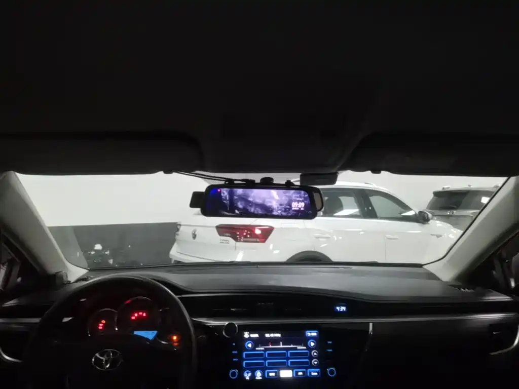 Toyota Corolla 2016 — фото 18
