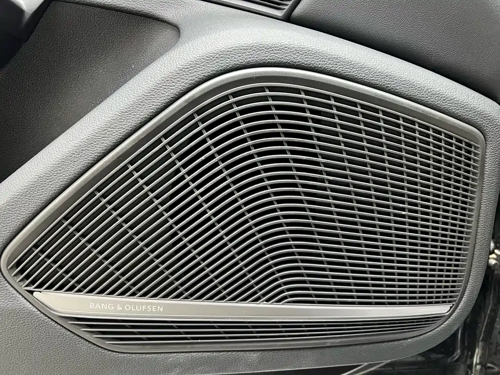 Audi A4L 2024 — фото 6