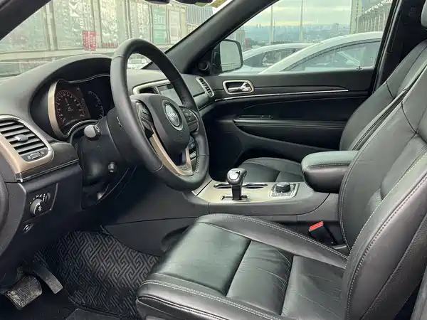 Jeep Grand Cherokee 2015