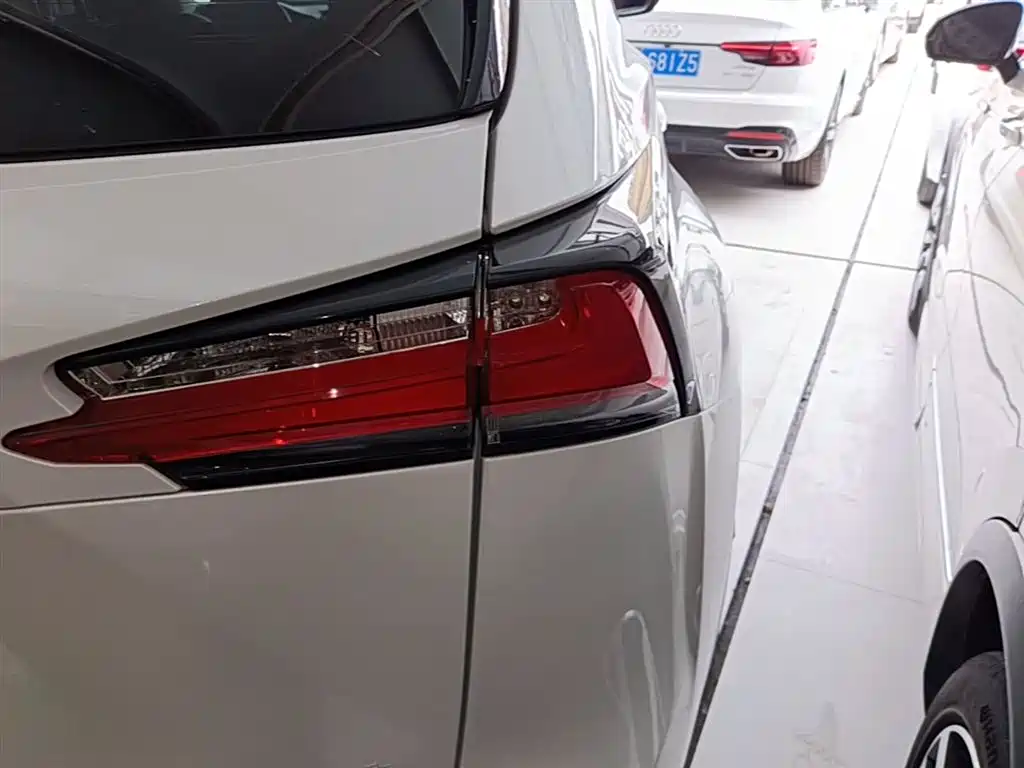 Lexus NX 2015 — фото 8