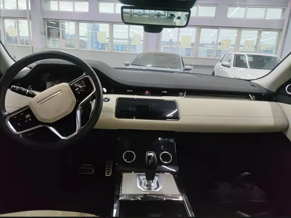Land Rover Evoque 2024 — фото 3
