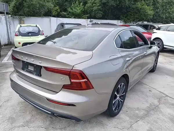 Volvo S60 2021