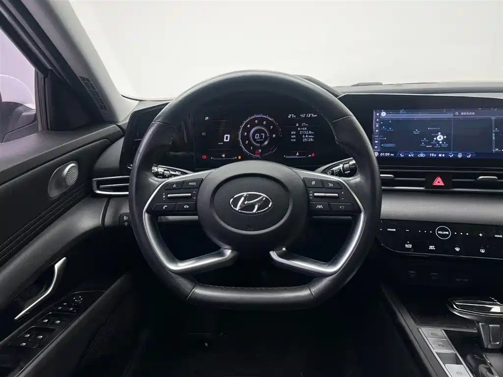 Hyundai Elantra 2021 — фото 15