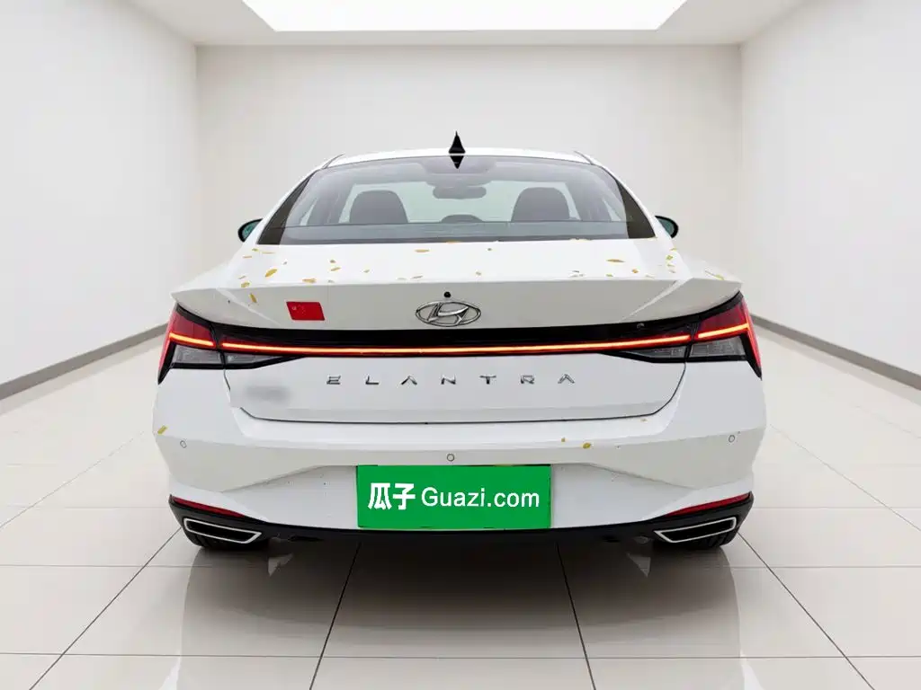 Hyundai Elantra 2023 — фото 3