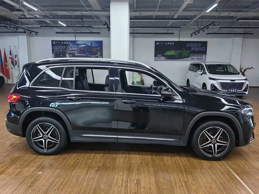 Mercedes-Benz EQB 2022