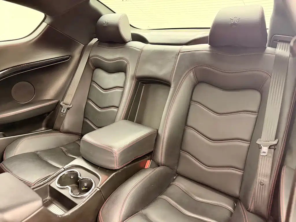 Maserati GranTurismo 2015 — фото 18