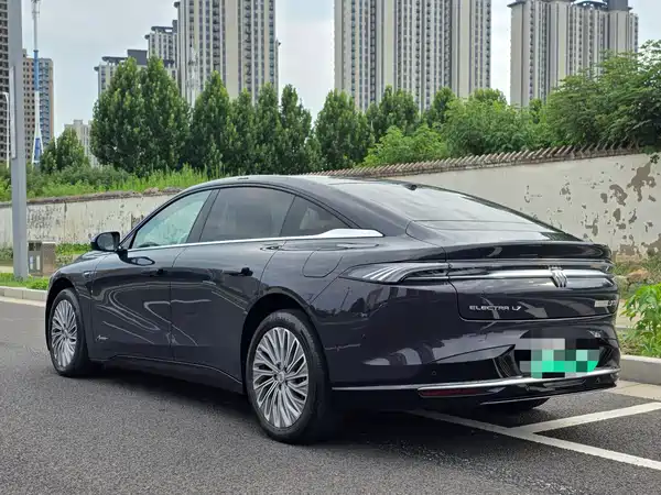 Buick Zhijing L7 2025