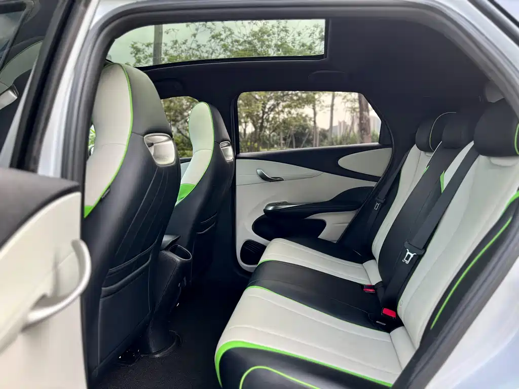 BYD Dolphin 2022 — фото 10