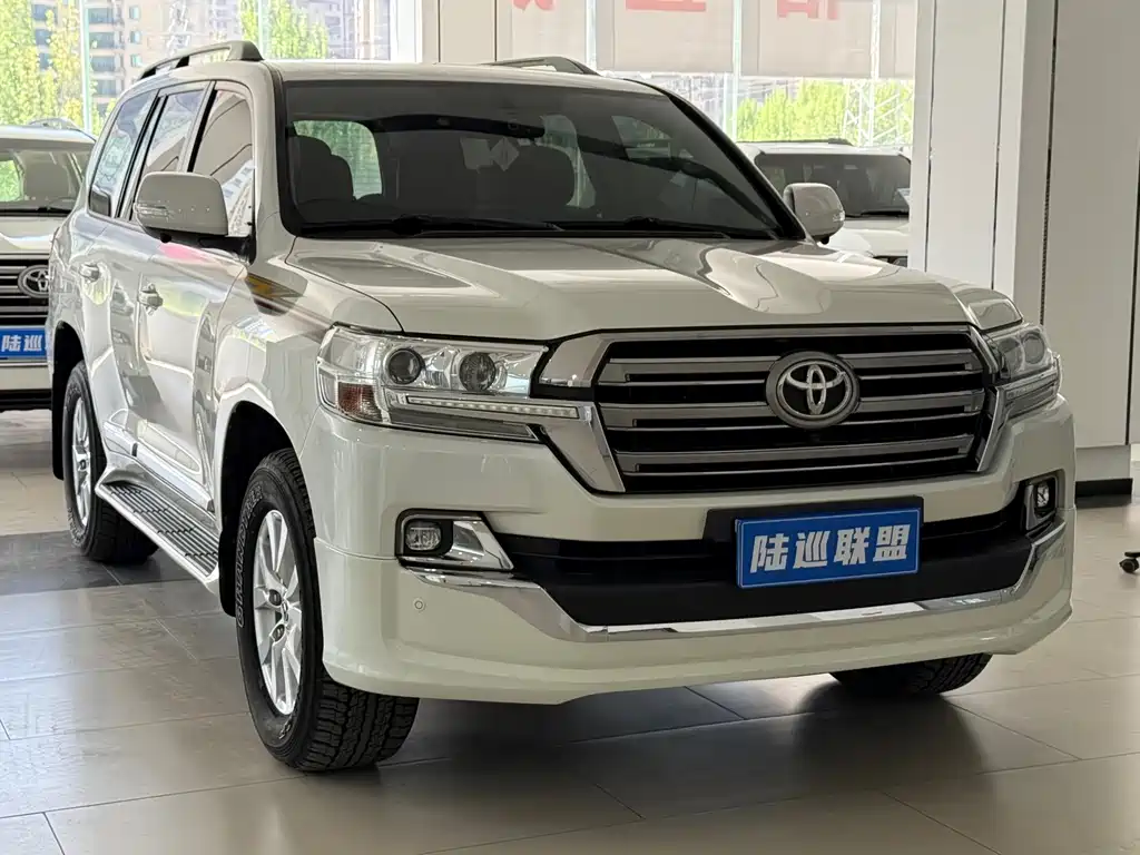 Toyota Land Cruiser 2018 — фото 2