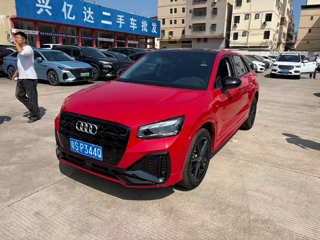 Audi Q2L 2022 — фото 2