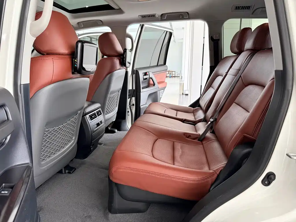 Toyota Land Cruiser 2018 — фото 14