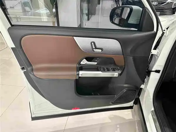 Mercedes-Benz GLB 2023