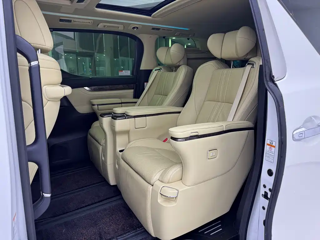 Toyota Alphard 2022 — фото 5