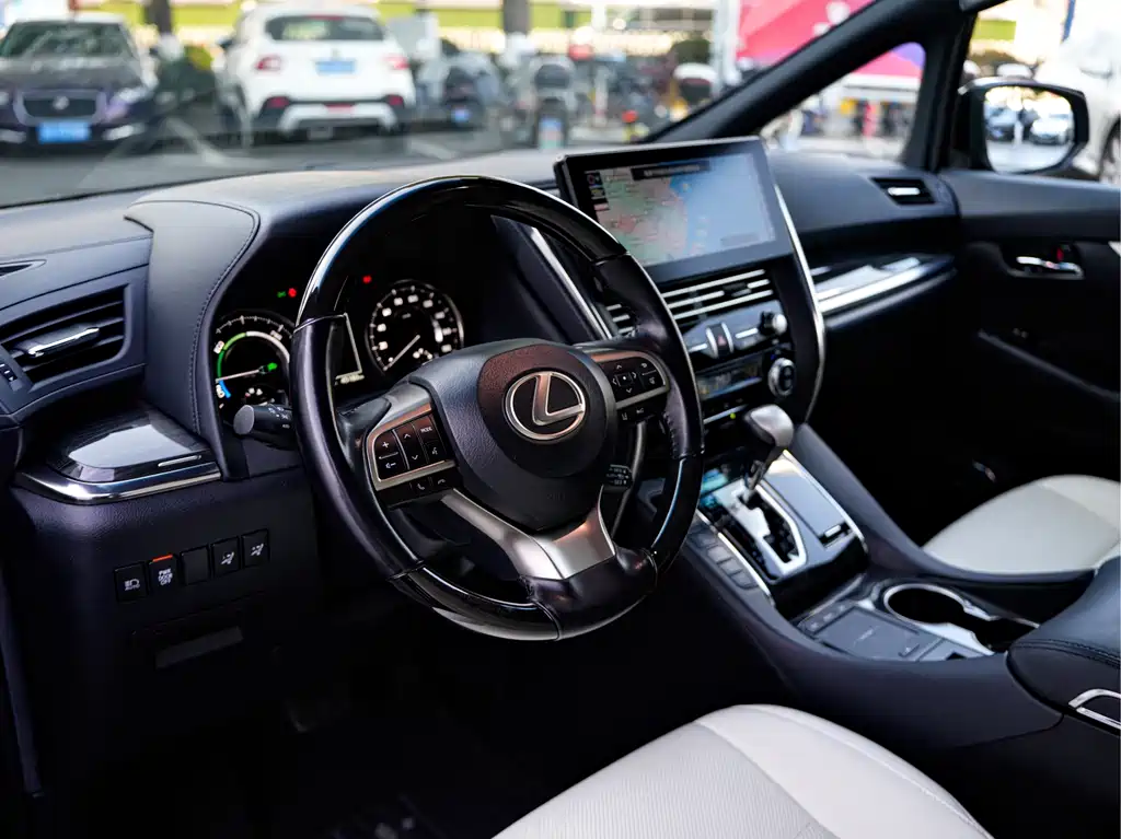 Lexus LM 2021 — фото 9