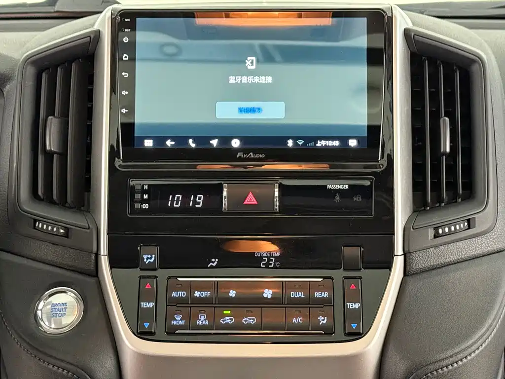Toyota Land Cruiser 2018 — фото 9