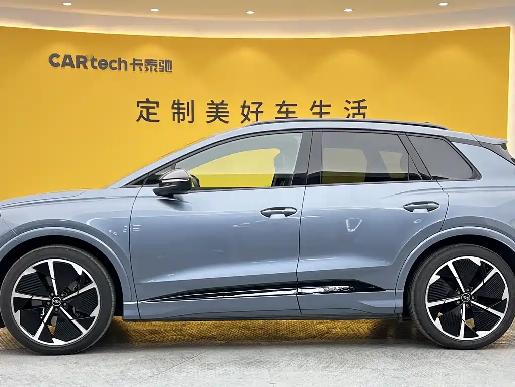 Audi Q4 e-tron 2024 — фото 29