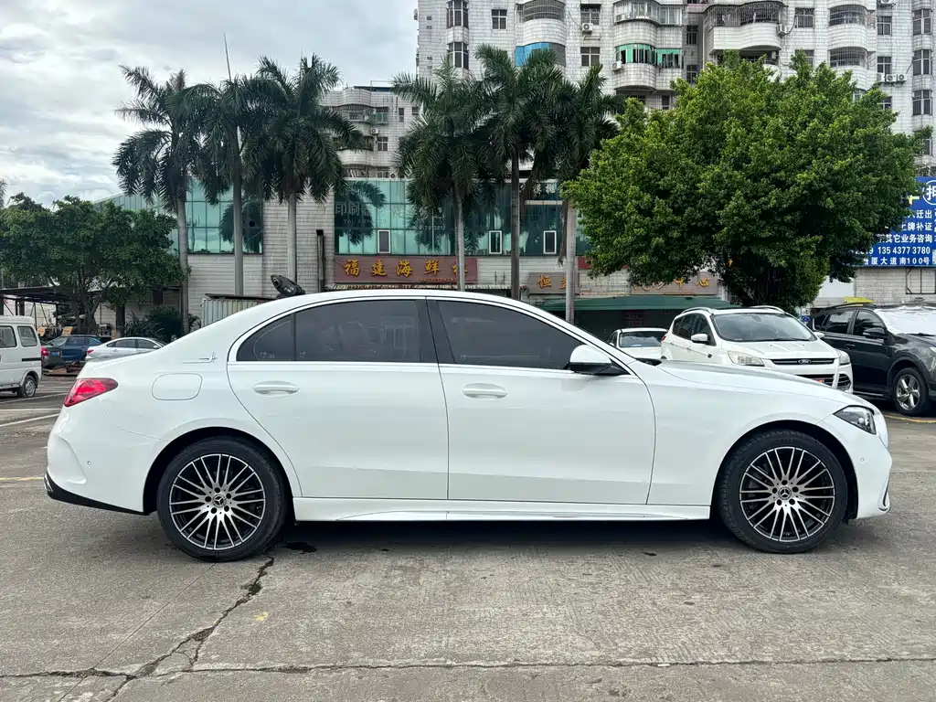 Mercedes-Benz C-Class 2023 — фото 14