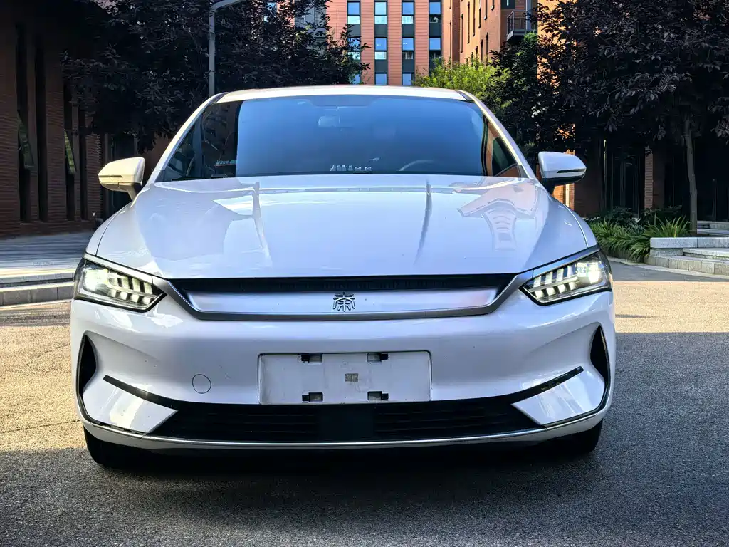 BYD Qin PLUS 2022 — фото 2