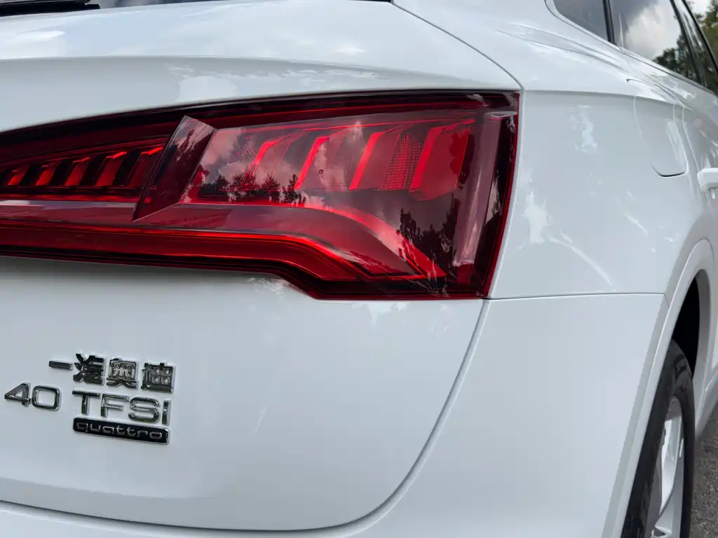 Audi Q5L 2020 — фото 30