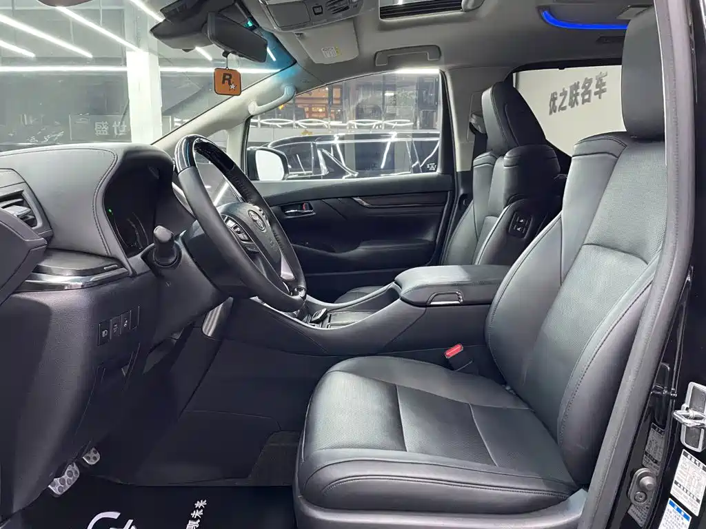 Toyota Vellfire 2020 — фото 8