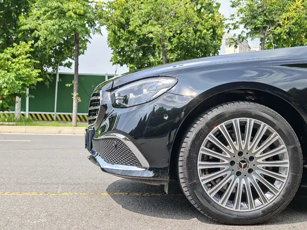 Mercedes-Benz E-Class 2023 — фото 16
