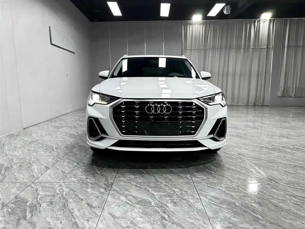 Audi Q3 2022 — фото 2