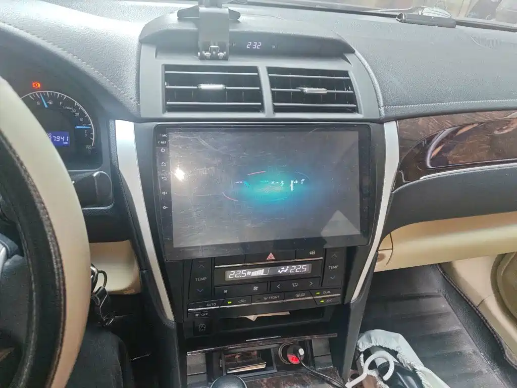 Toyota Camry 2016 — фото 14