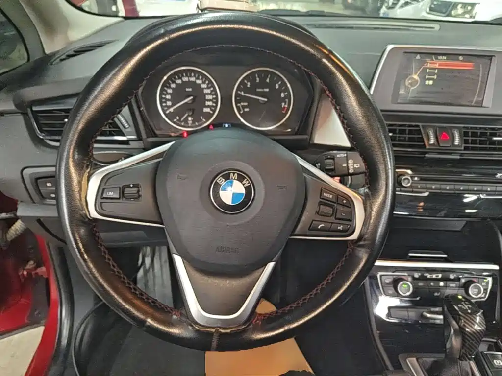 BMW 2 Series Wagon 2015 — фото 11