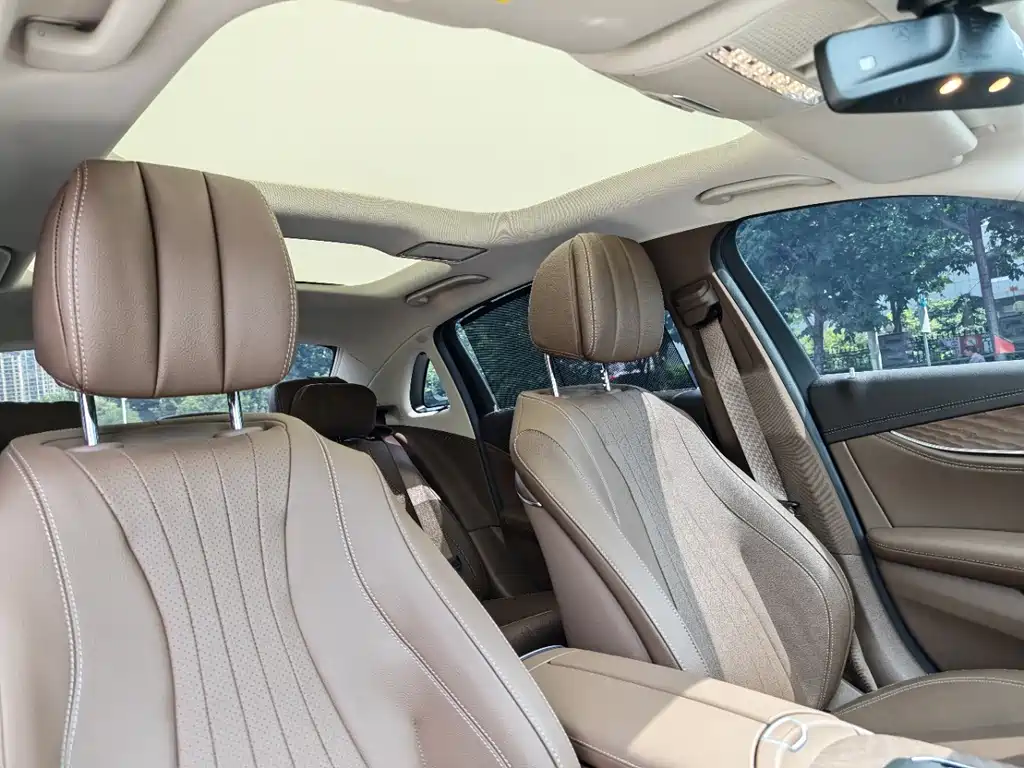Mercedes-Benz E-Class 2023 — фото 14