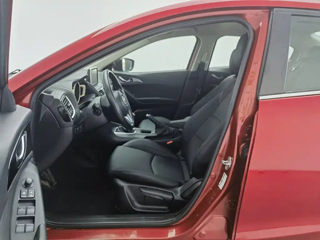 Mazda 3 Axela 2015 — фото 10