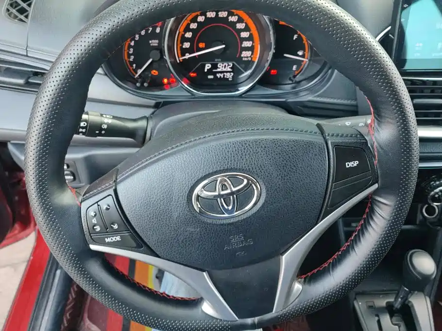 Toyota Yaris L 2022 — фото 15