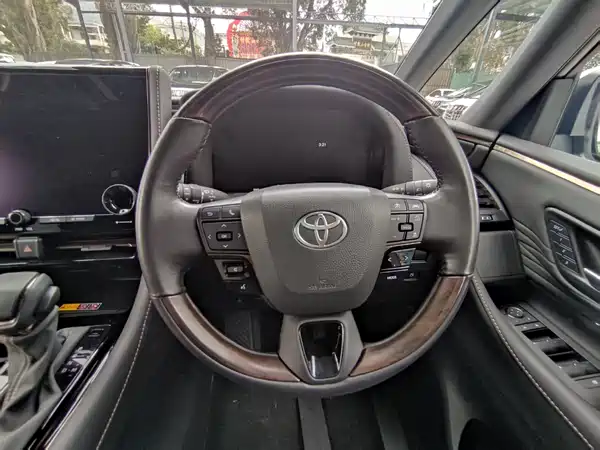 Toyota Alphard 2024