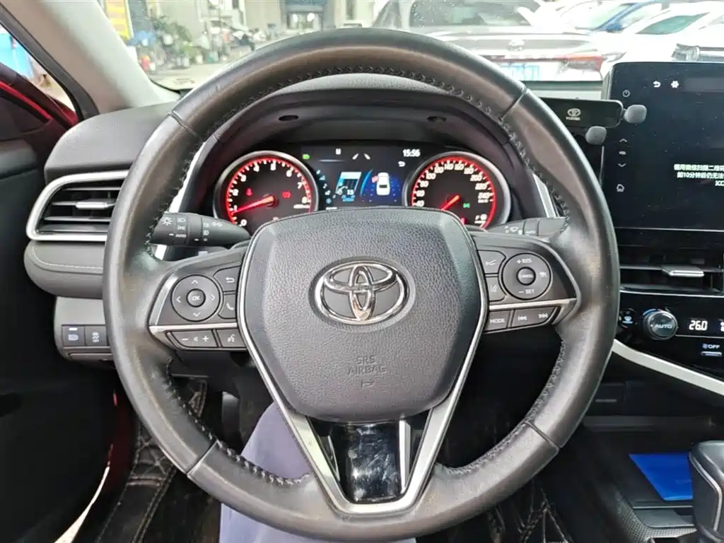 Toyota Camry 2022 — фото 11